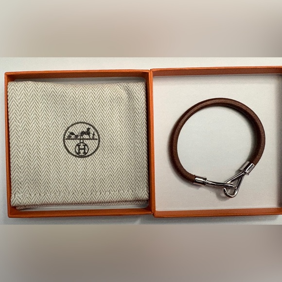 Hermès Brown Leather Hook Bracelet Palladium Hardware Box & Dusty included - Picture 5 of 8